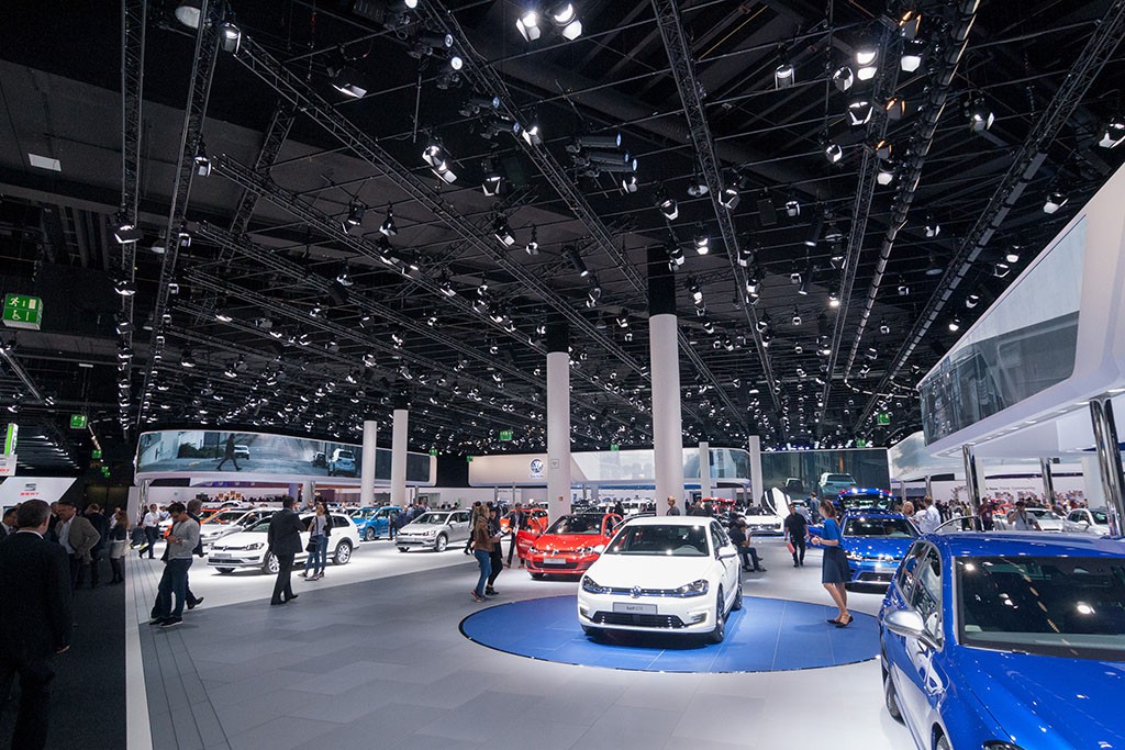 VW Messestand auf der IAA 2015